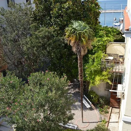 Piranika Konukevi Piran