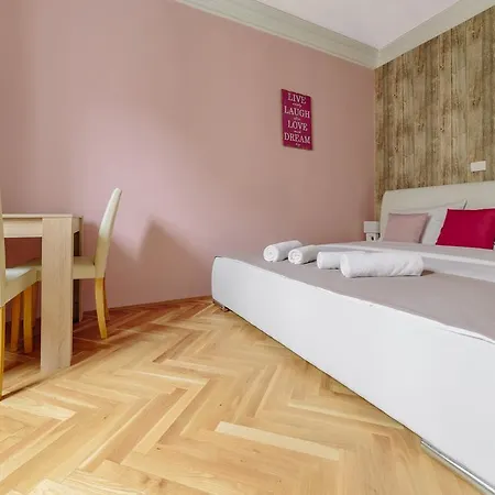 Konukevi Piranika 3*